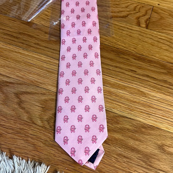 Vineyard Vines Other - Vineyard Vines Breast Cancer Ties